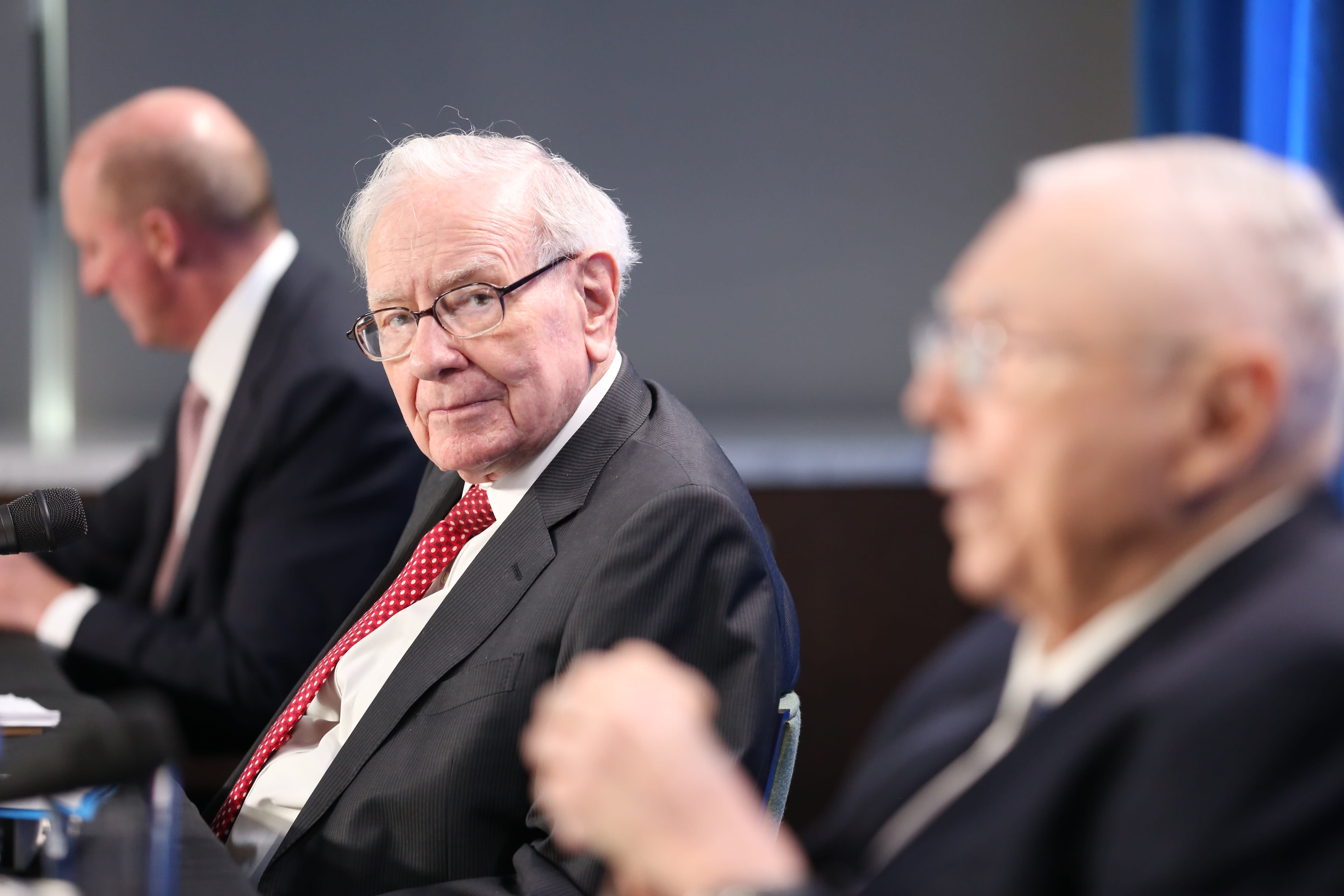Warren Buffett Says the Pandemic Has Had an 'Extremely Uneven' Impact and Is Not Yet Over – NBC Connecticut - Vimarsana News