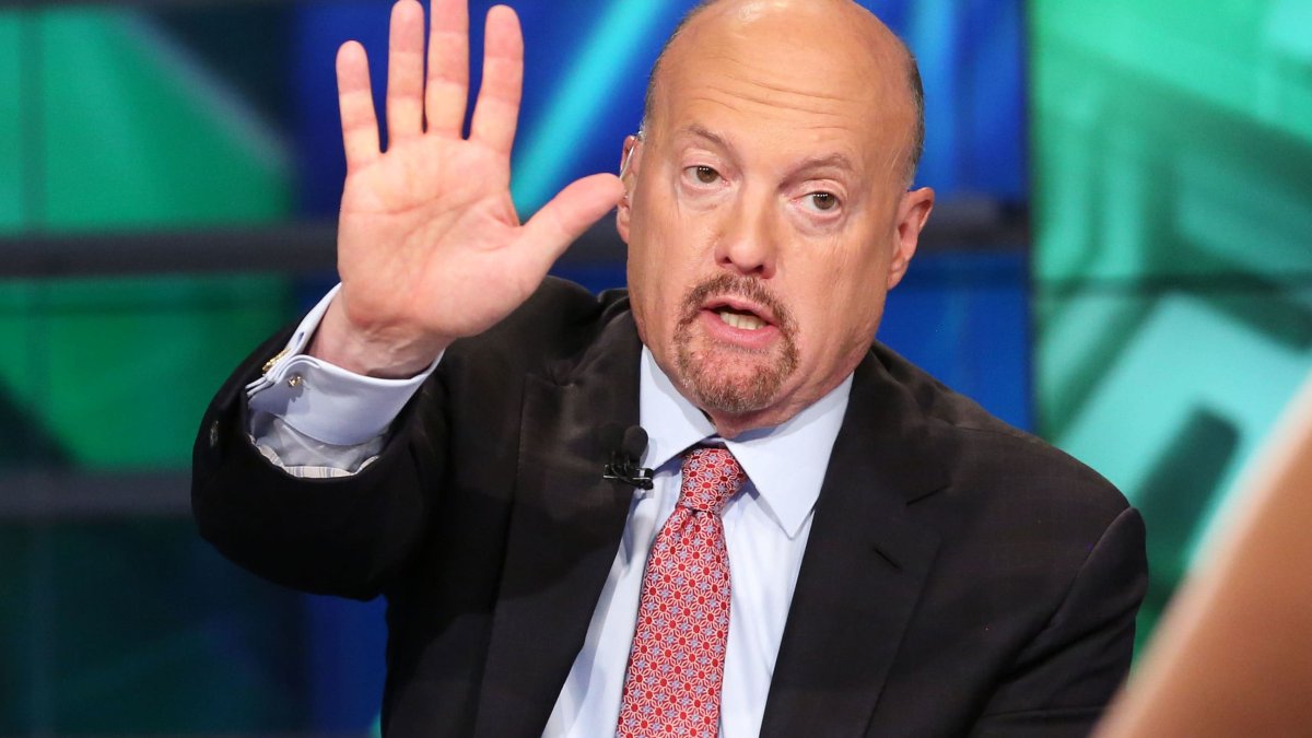 What Jim Cramer Is Watching Friday — Is Selling Over Yet? - Vimarsana News