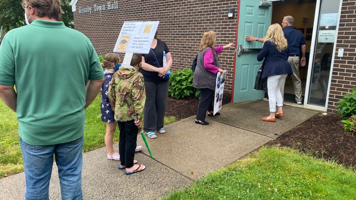 After Community Members Pleas, Granby to Draft Bear Feeding Ordinance