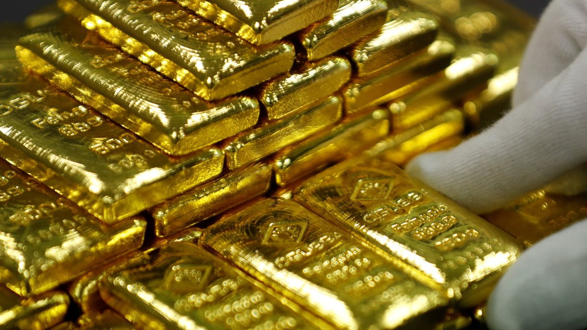 Gold Climbs to Levels Not Seen Since September 2020. How ETF Investors Are Playing the 'Safe Haven' Metal – NBC Connecticut - Vimarsana News