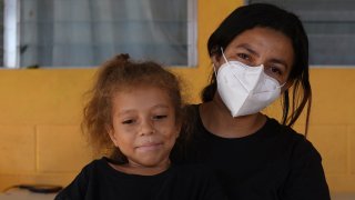 Asylum-seeker from Honduras, Carla Leiva and five-year-old daughter Zoe