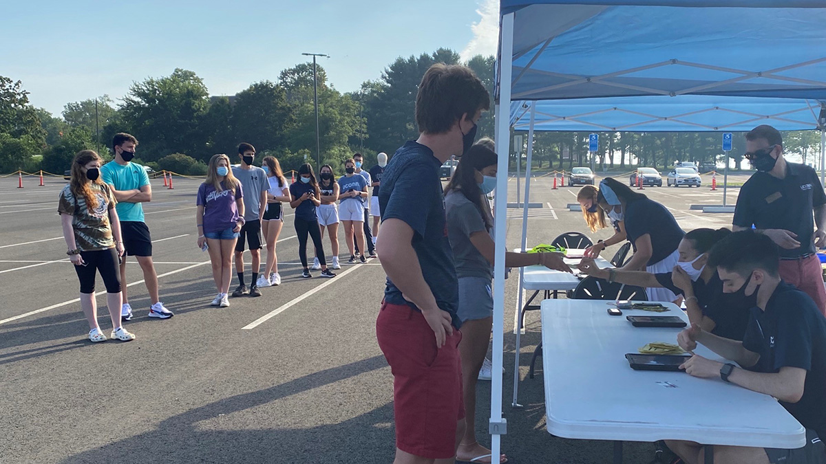 Uconn Freshman Check In For 2021 2022 School Year With New Covid Protocols Nbc Connecticut Uconn Fall 2022