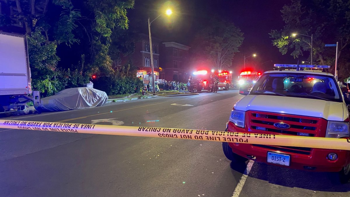 1 Firefighter Injured Battling House Fire in Hartford’s South End NBC