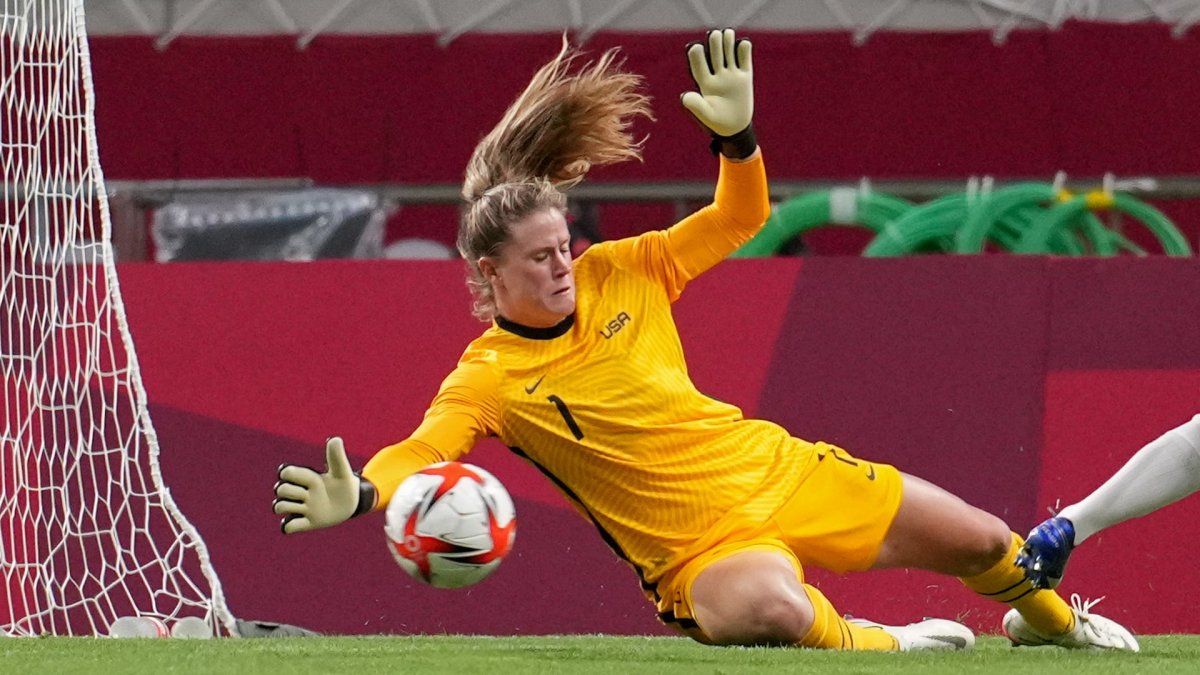 Team Usa Goalkeeper Naeher Injured In Olympic Semifinal Nbc Connecticut