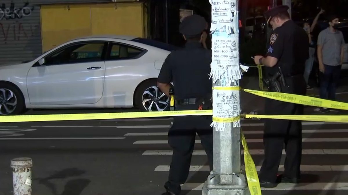 Police 10 Shot in Queens, NY by 2 Men Who Fled on Mopeds NBC Connecticut