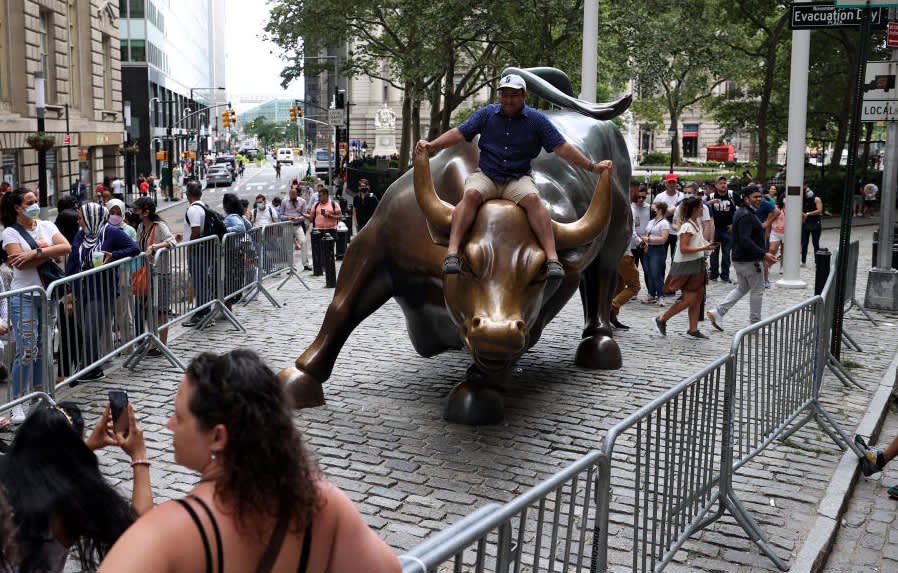 Boom Times Are Back on Wall Street as Some Goldman Partners Mint $15 Million Pay Packages - Vimarsana News