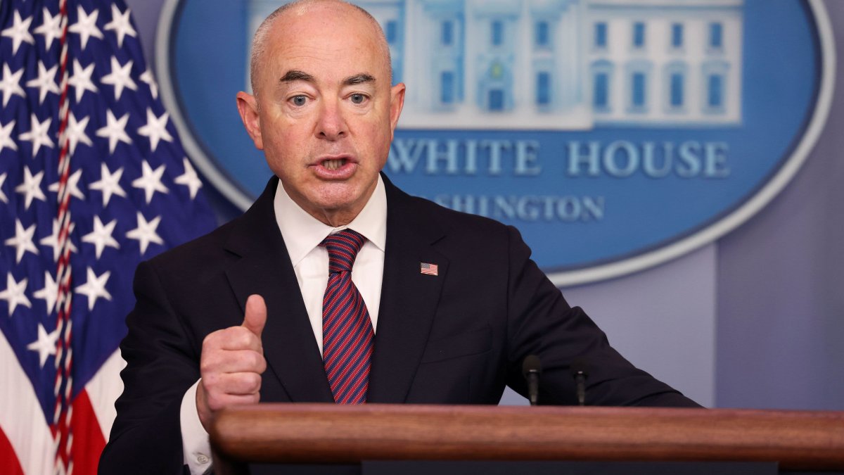 Homeland Security Secretary Mayorkas Tests Positive for Covid, Is Experiencing Mild Symptoms - Vimarsana News