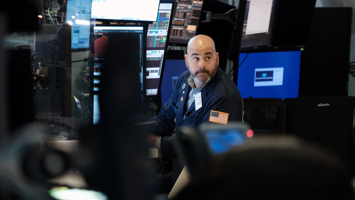 What to Watch Today: Dow Set to Drop After Hitting an Intraday Record - Vimarsana News