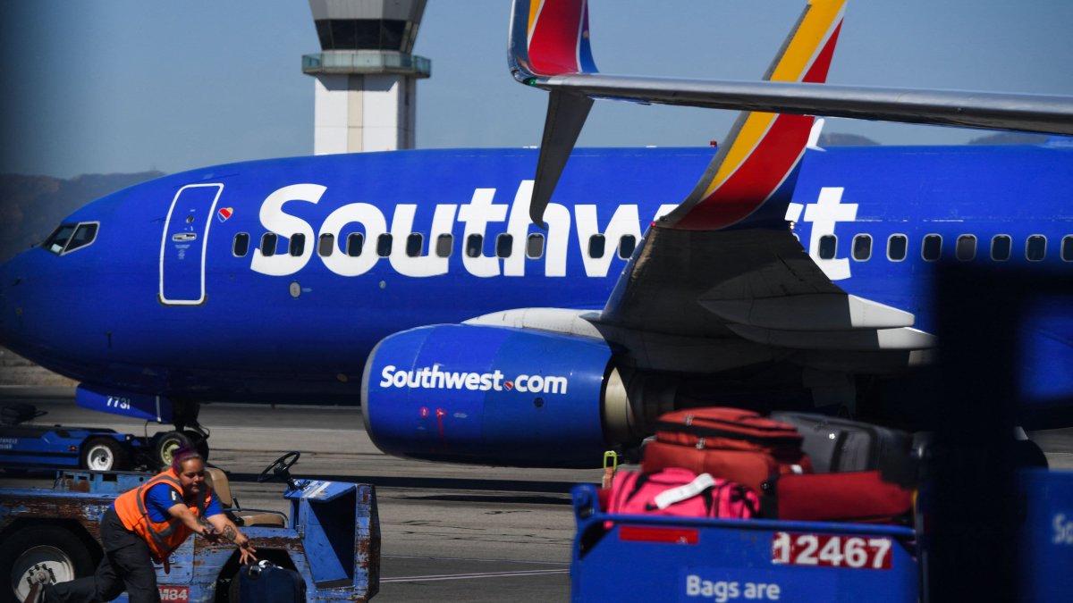 Southwest: We Won't Put Unvaccinated Workers on Unpaid Leave – NBC Connecticut - Vimarsana News