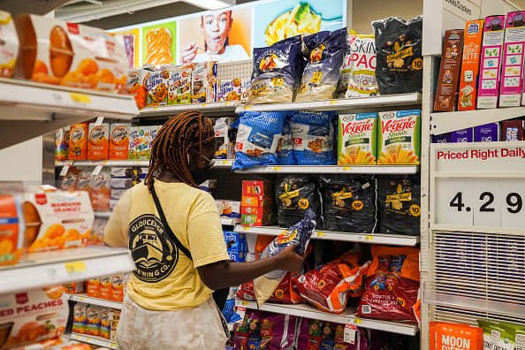 '6% Inflation Is Devastating' to Everyday Americans, Rising Prices Need to Be Curbed, Expert Says – NBC Connecticut - Vimarsana News