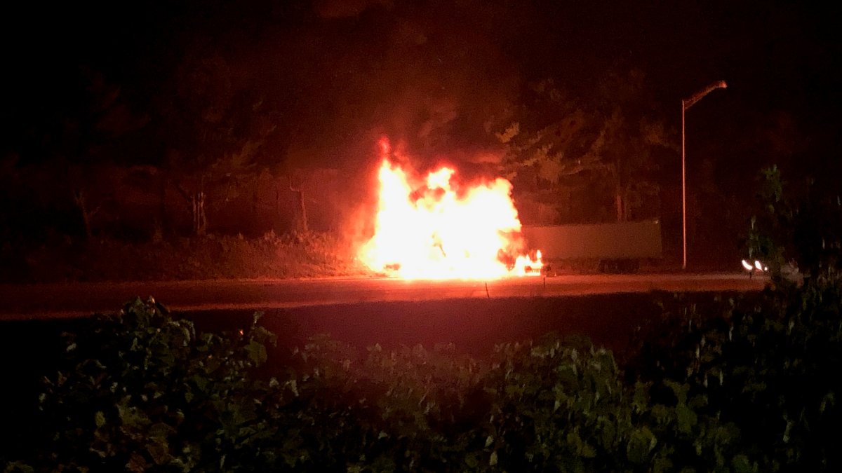 Right Lane Closed Tractor-Trailer Fire on I-84 in Vernon - Vimarsana News