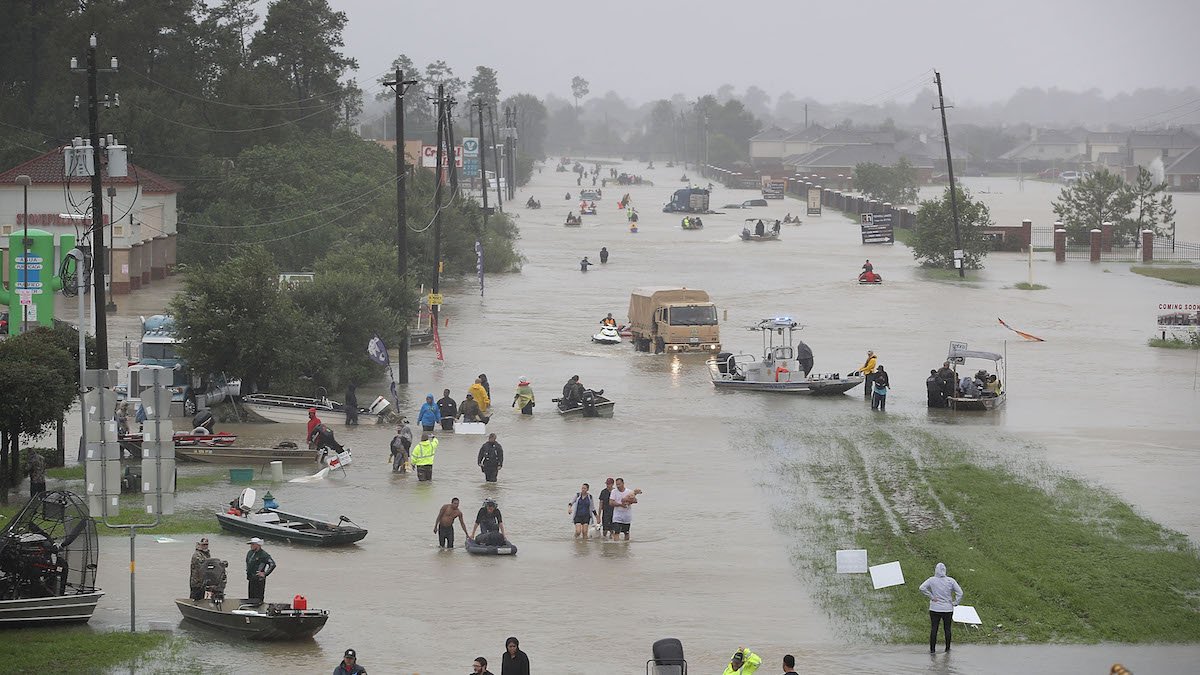 Americans Flock to Cities at Risk of Extreme Natural Disasters - Vimarsana News