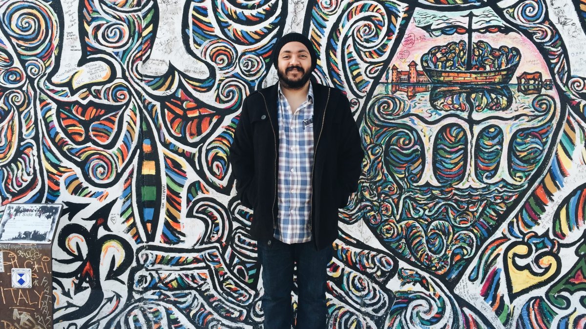 This 32-Year-Old Has Spent Over $125,000 on NFTs to Display in the Metaverse - Vimarsana News