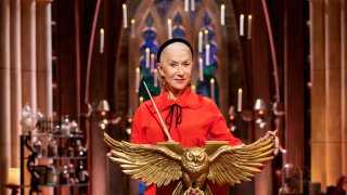 Helen Mirren hosting the quiz show "Harry Potter: Hogwarts Tournament of Houses."