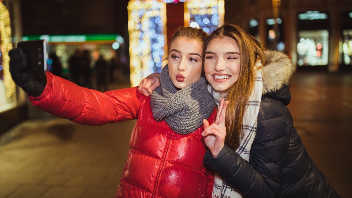 A Therapist Says This Is the No. 1 Gift for Gen Z This Year: 'It's Cool, Authentic and Real' – NBC Connecticut - Vimarsana News