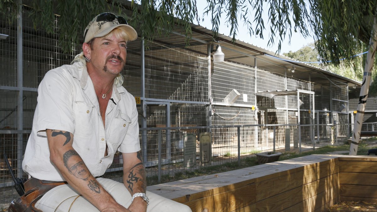 'Tiger King' Joe Exotic Set for Resentencing in Oklahoma – NBC Connecticut - Vimarsana News
