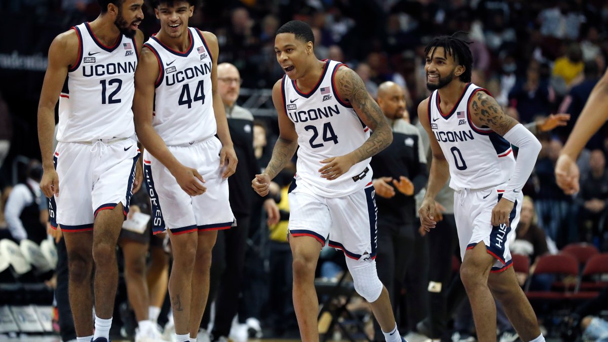 Cole, No. 15 UConn Beat St. Bonaventure 7464 NBC Connecticut