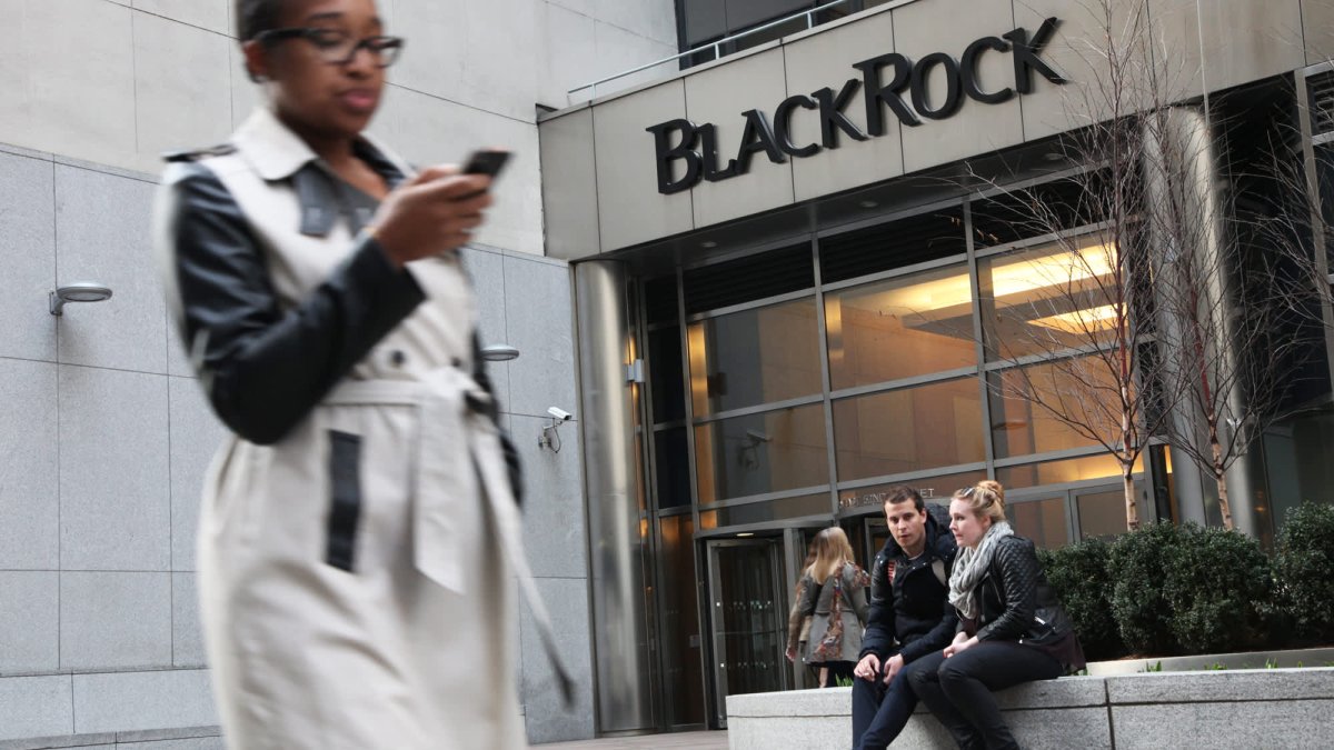 Stocks Making the Biggest Moves Premarket: BlackRock, Wells Fargo, Sherwin-Williams - Vimarsana News
