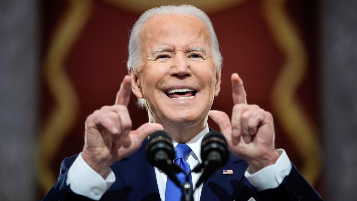 Messy Job Reports and Unreliable Labor Data Forecasts Take a Toll on Biden in His First Year - Vimarsana News