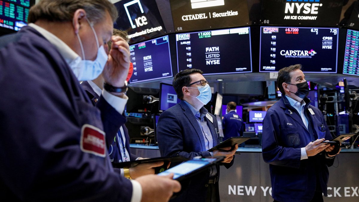 Profits for S&P 500 Companies Rose 22% in the Fourth Quarter and Nearly 50% in 2021, Estimates Show - Vimarsana News