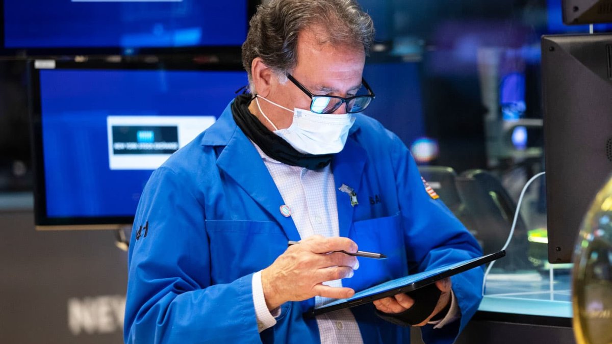 Treasury Yields Slide as Fresh Sanctions Are Imposed on Russia - Vimarsana News