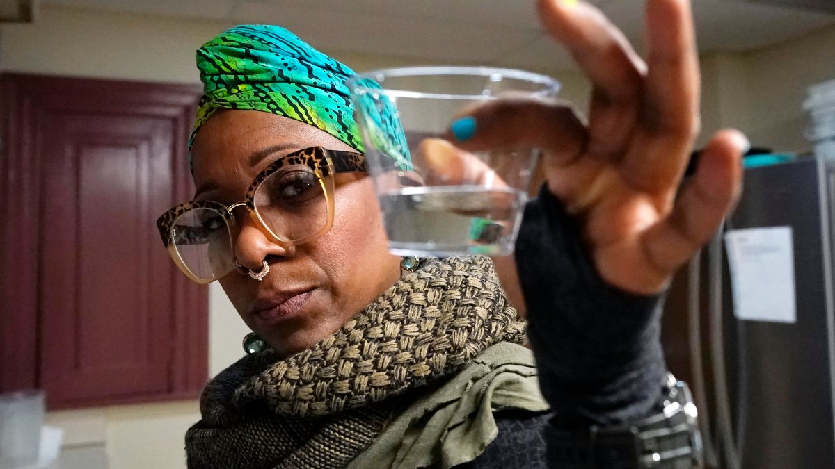 After Flint, US Must Win Over Public Wary of Tap Water – NBC Connecticut - Vimarsana News