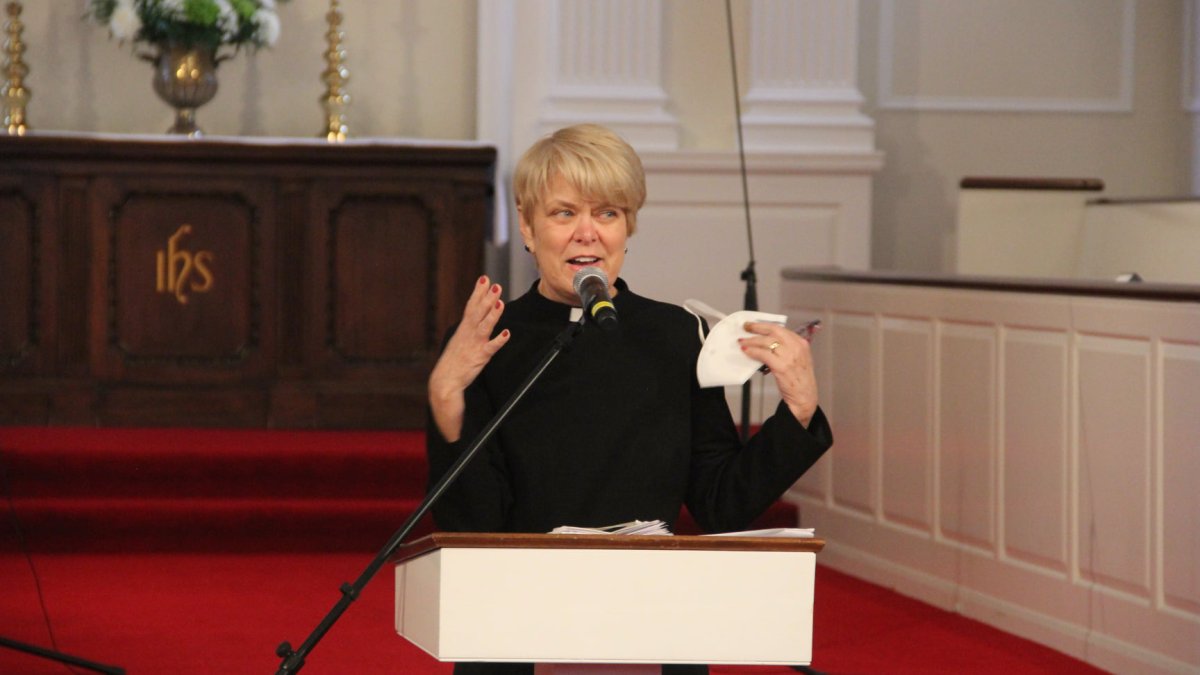 First Church of West Hartford Gets First Female Senior Pastor in Its 309-Year History - Vimarsana News