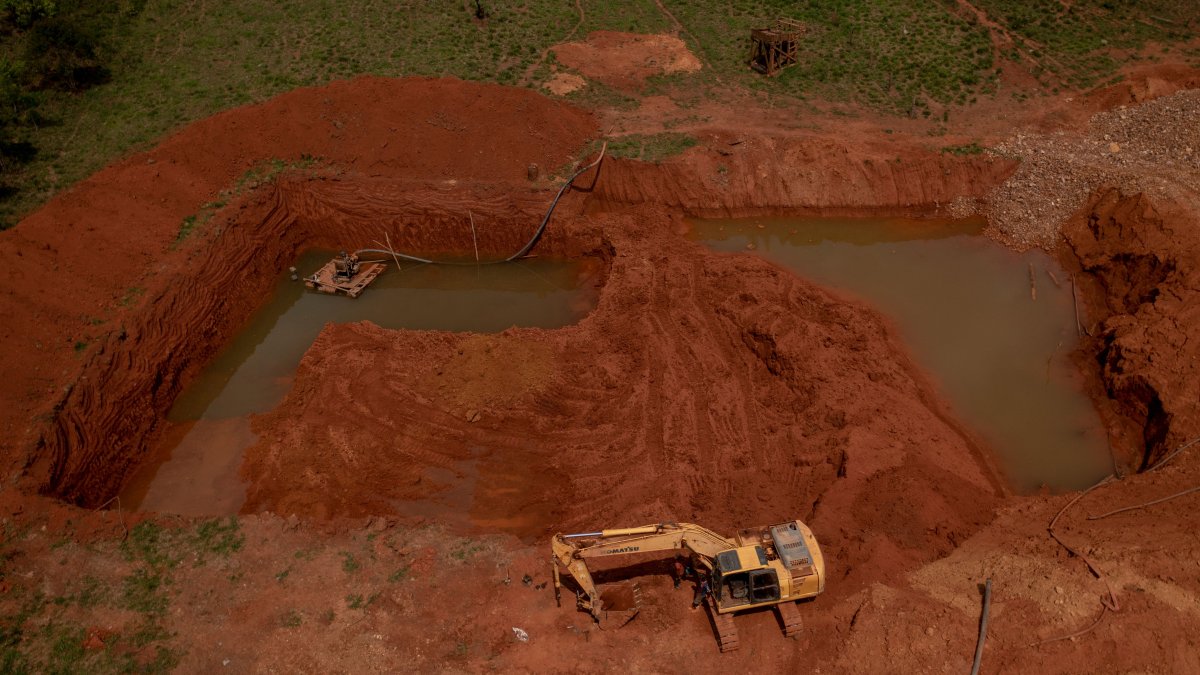Aircraft, Fuel Key to Illegal Gold Mining in the Amazon – NBC Connecticut - Vimarsana News