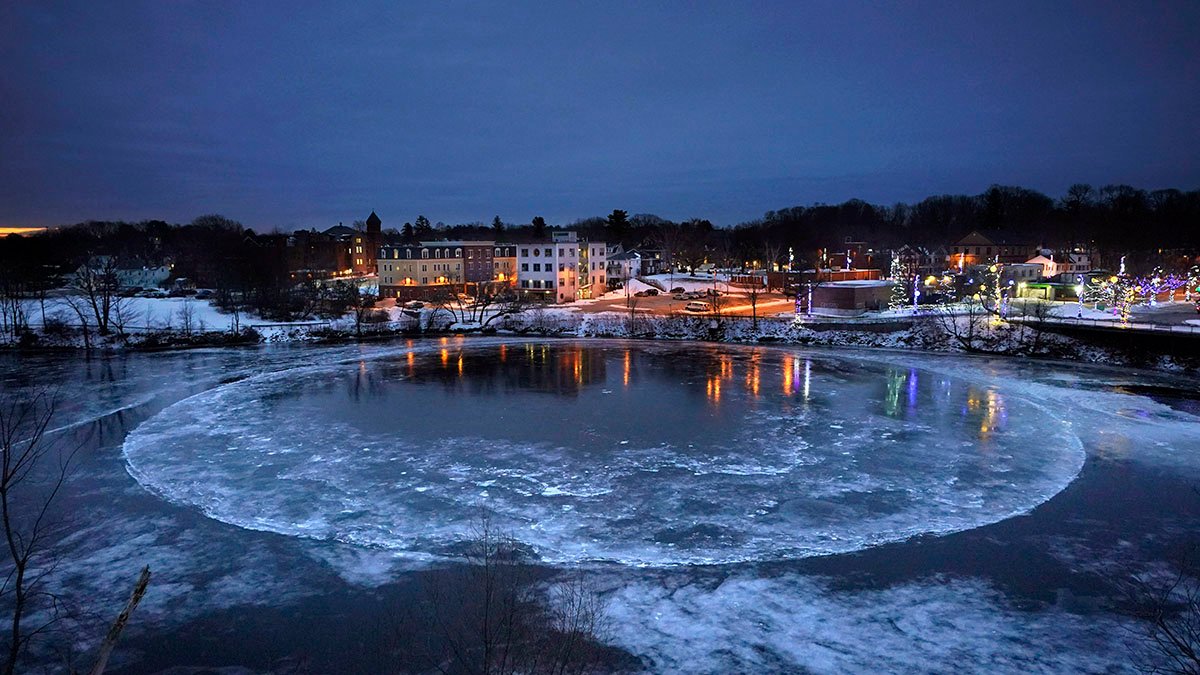 Tourists Flock to See Maine's Famous Ice Disk Back in Action - Vimarsana News