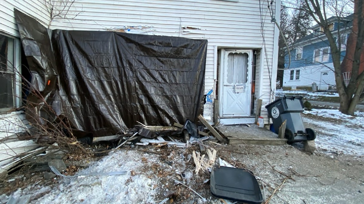 Car crashes into home stopping just inches from sleeping homeowner - CBS  Chicago