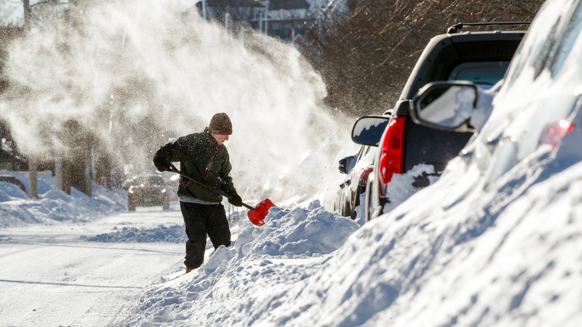Hiring a snow removal company? Here are some red flags to watch out for