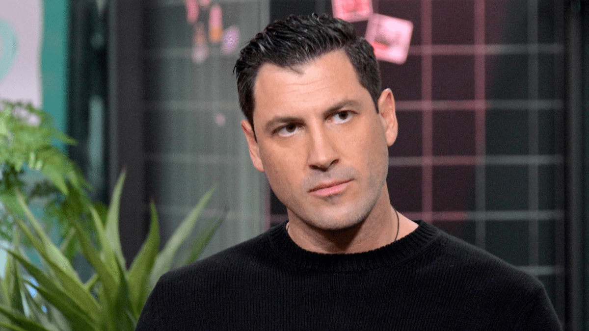 'Dancing With The Stars' Alum Maksim Chmerkovskiy Shares Update From Kyiv – NBC Connecticut - Vimarsana News
