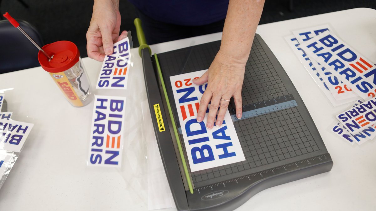 Some Dems Fear Extinction in Rural US With Brand Seen as 'Toxic' – NBC Connecticut - Vimarsana News