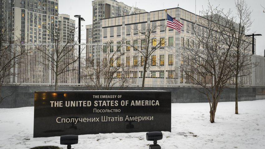 US Prepares to Evacuate Ukraine Embassy As Crisis Looms