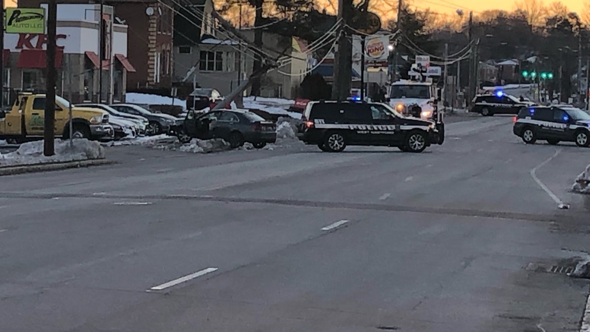 Crash Closes Part of New Britain Avenue in West Hartford – NBC Connecticut
