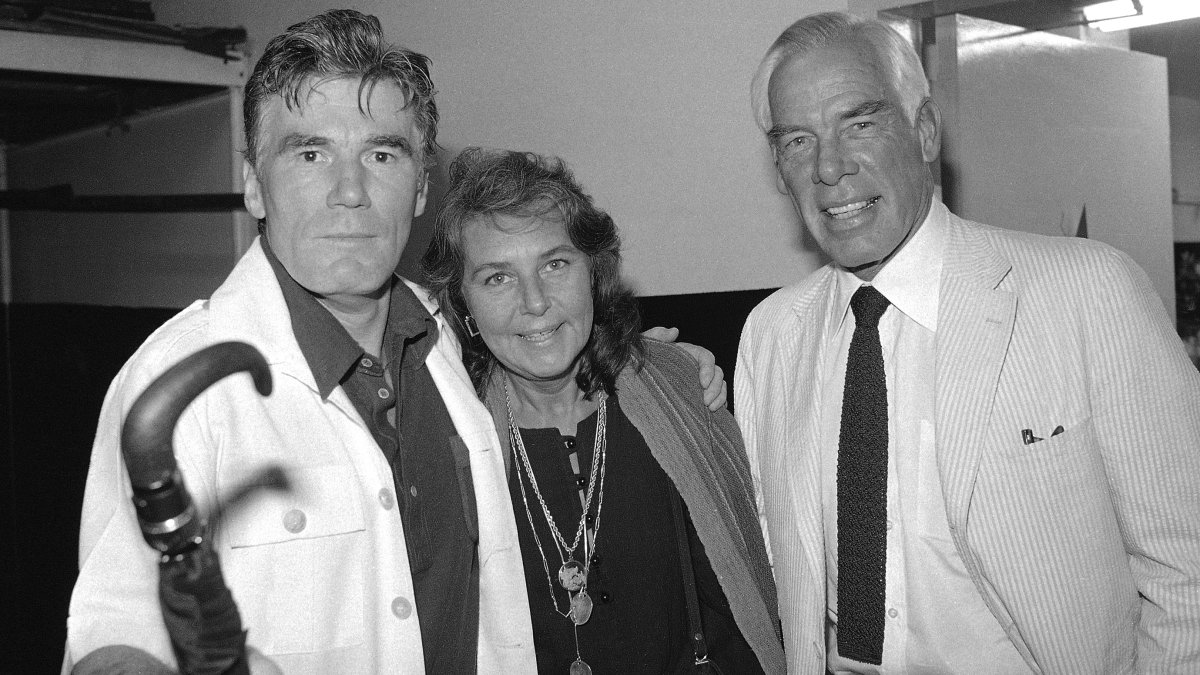 'Dark Shadows,' 'Lethal Weapon' Actor Mitchell Ryan Dies – NBC Connecticut - Vimarsana News