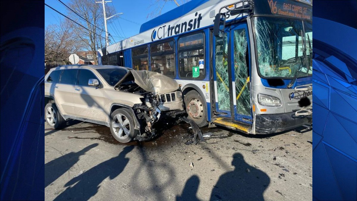5 People Hospitalized After Crash Involving CT Transit Bus in East Haven - Vimarsana News