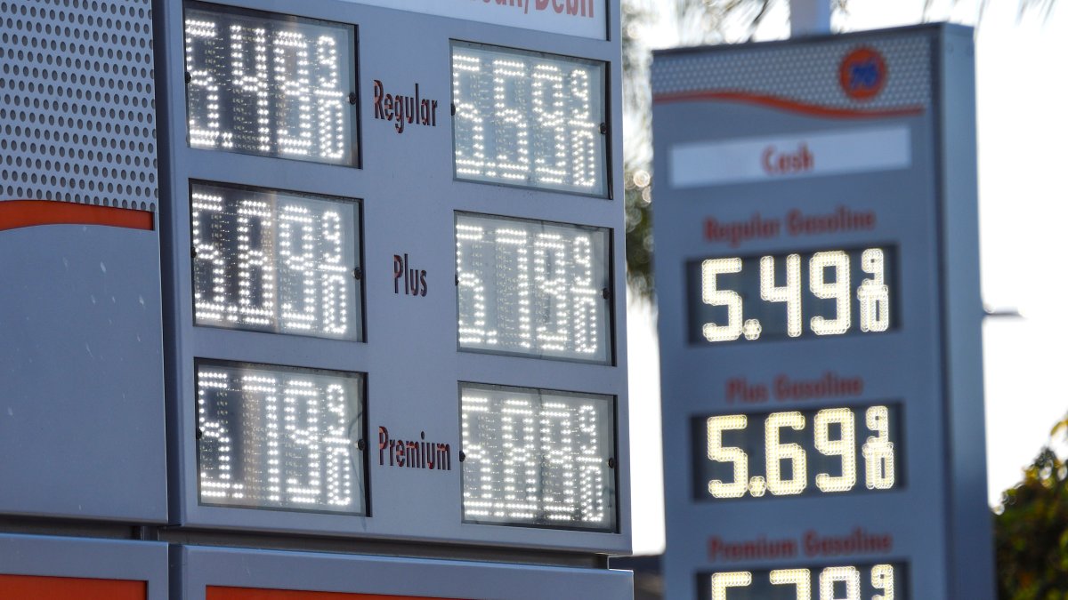 How to Save Money on Gas as Prices Per Gallon Soar in the U.S. – NBC Connecticut - Vimarsana News