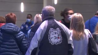 UConn basketball fans at Bradley Airport