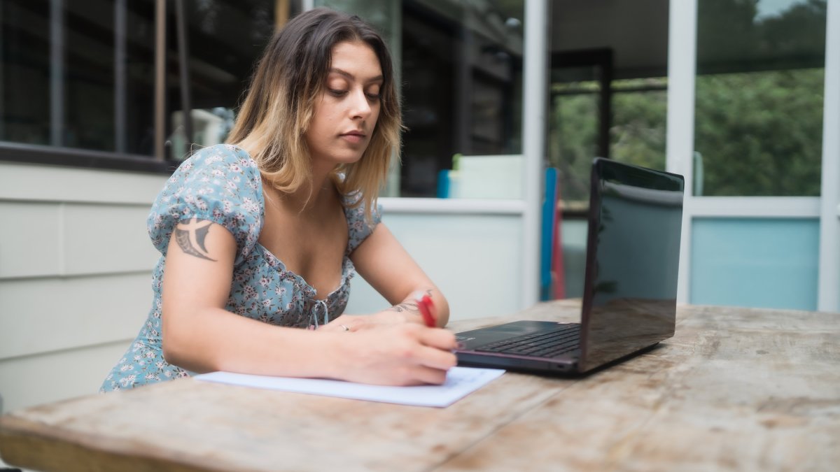 42% of Women Investors Say They Got Started During the Pandemic, Survey Shows - Vimarsana News