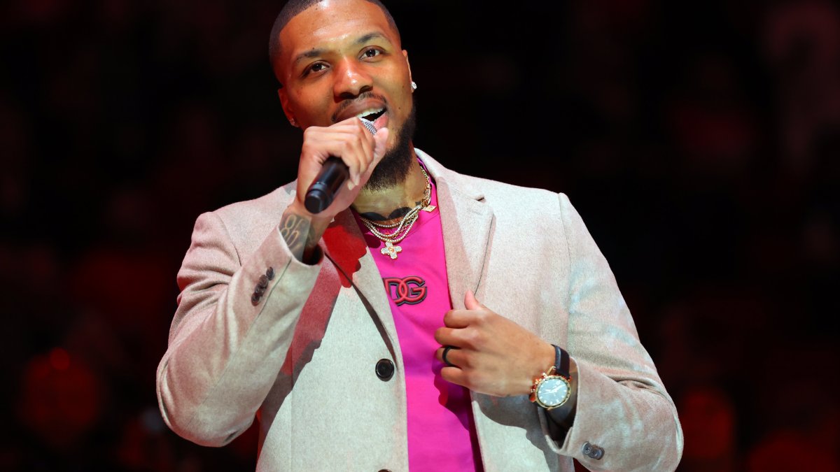 NBA Star Damian Lillard Dishes on the Blazers and His New Footwear Insole Company - Vimarsana News
