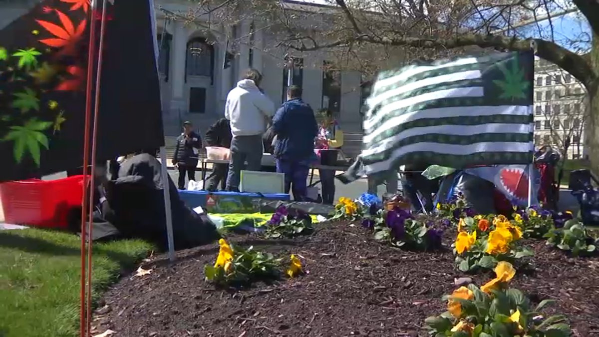 Cannabis Advocates Celebrate 4/20 While Calling for Legislative Changes - Vimarsana News