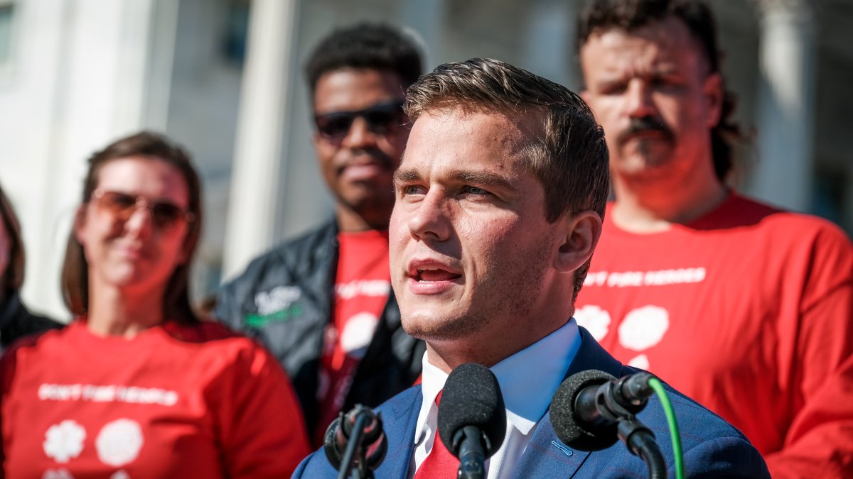 Madison Cawthorn Tries to Survive NC Primary as Slip-Ups Mount – NBC Connecticut - Vimarsana News