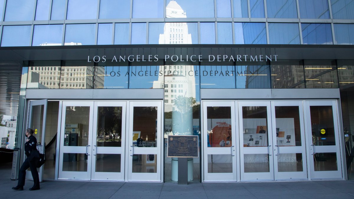 LAPD Officer Dies In Training Accident at Police Academy – NBC Connecticut - Vimarsana News