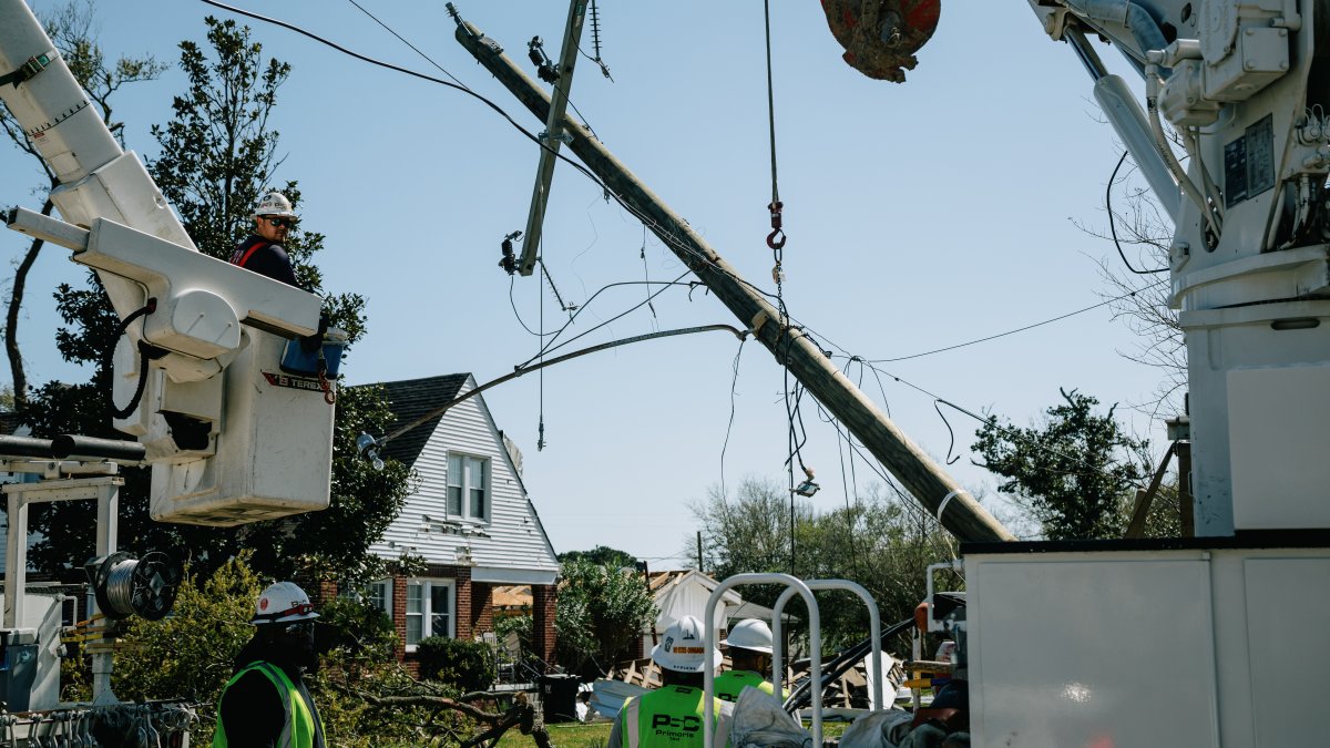 Storms Batter Aging US Power Grid as Climate Disasters Spread – NBC Connecticut - Vimarsana News