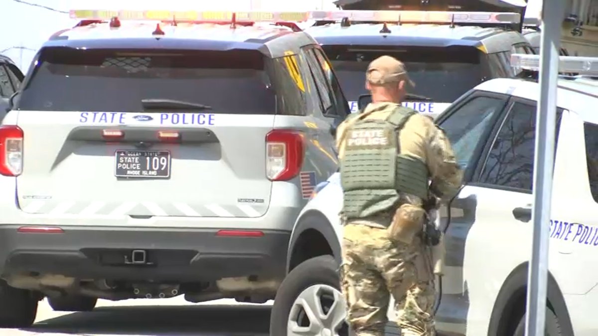 Suspect, Believed Armed, Flees Police, Sets Off Search Through MA, RI and CT - Vimarsana News
