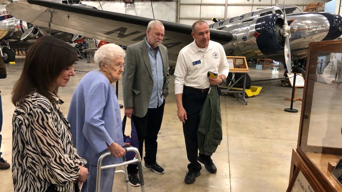 Woman Who Flew With Amelia Earhart Reminisces at New England Air Museum - Vimarsana News