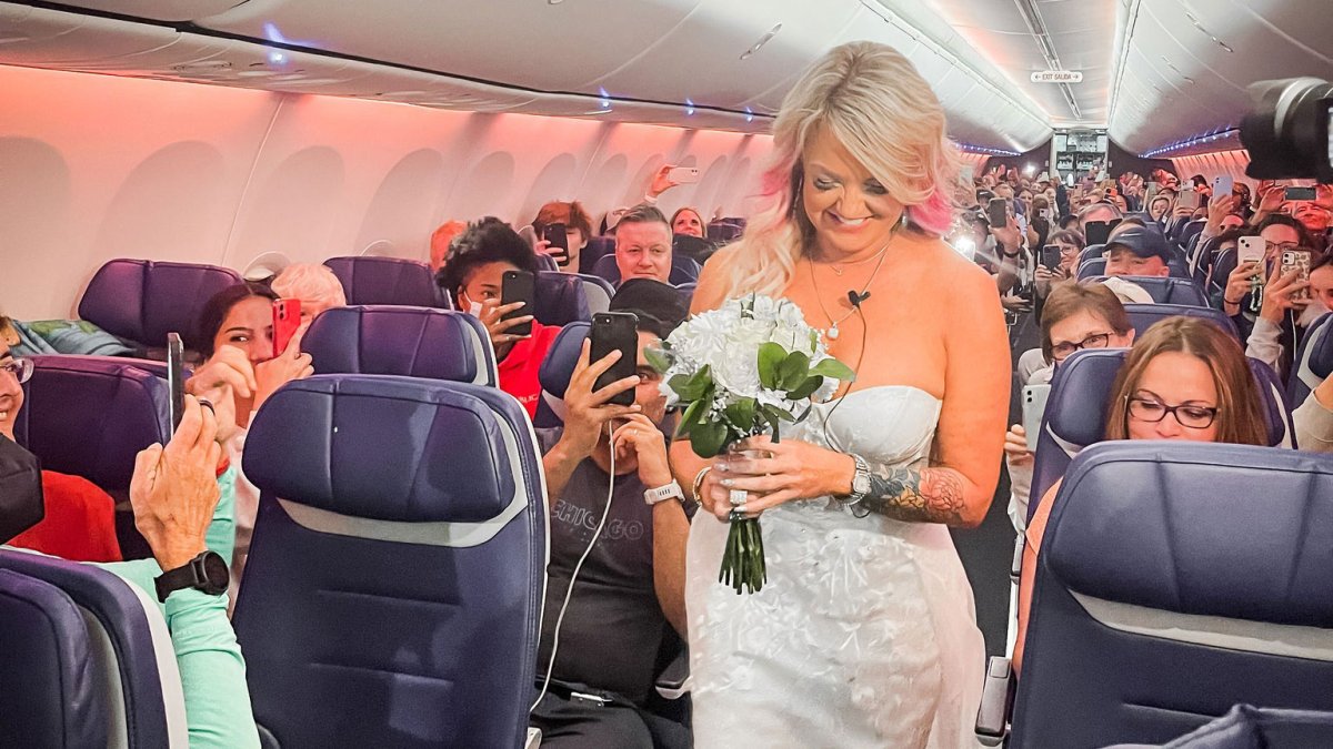 Facing Delays & Cancellations, Couple Marries In-Flight – NBC Connecticut - Vimarsana News
