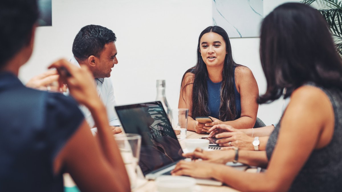 Wall Street Interns Are Making 30% More This Year—Some Making Over $10,000 a Month - Vimarsana News