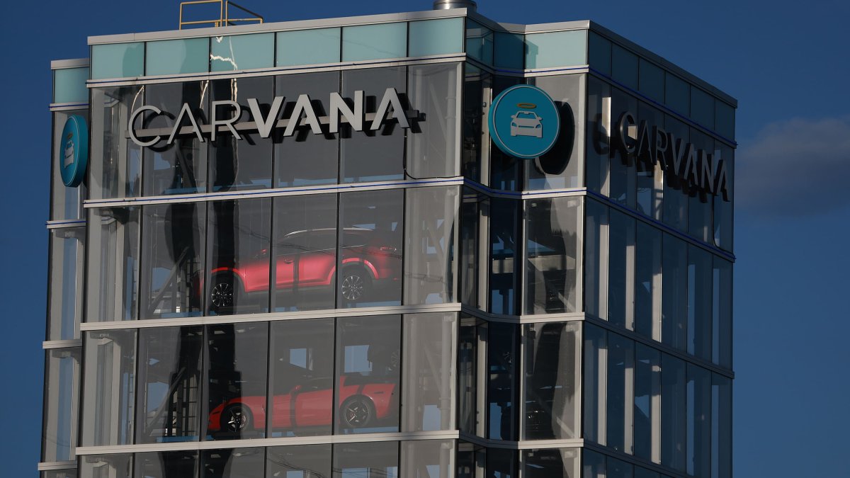 Heavily Shorted Online Used Car Seller Carvana Surges 20%, Is Halted Several Times - Vimarsana News